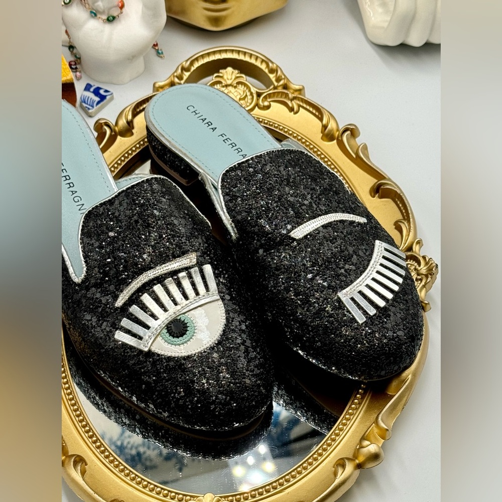 CHIARA FERRAGNI NWOT Flirting Eye Wink Black Glitter Flat Mules, Sz 38